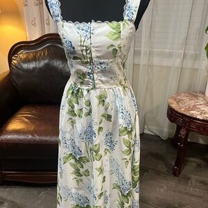 Chic Floral Midi Dress - White and Blue